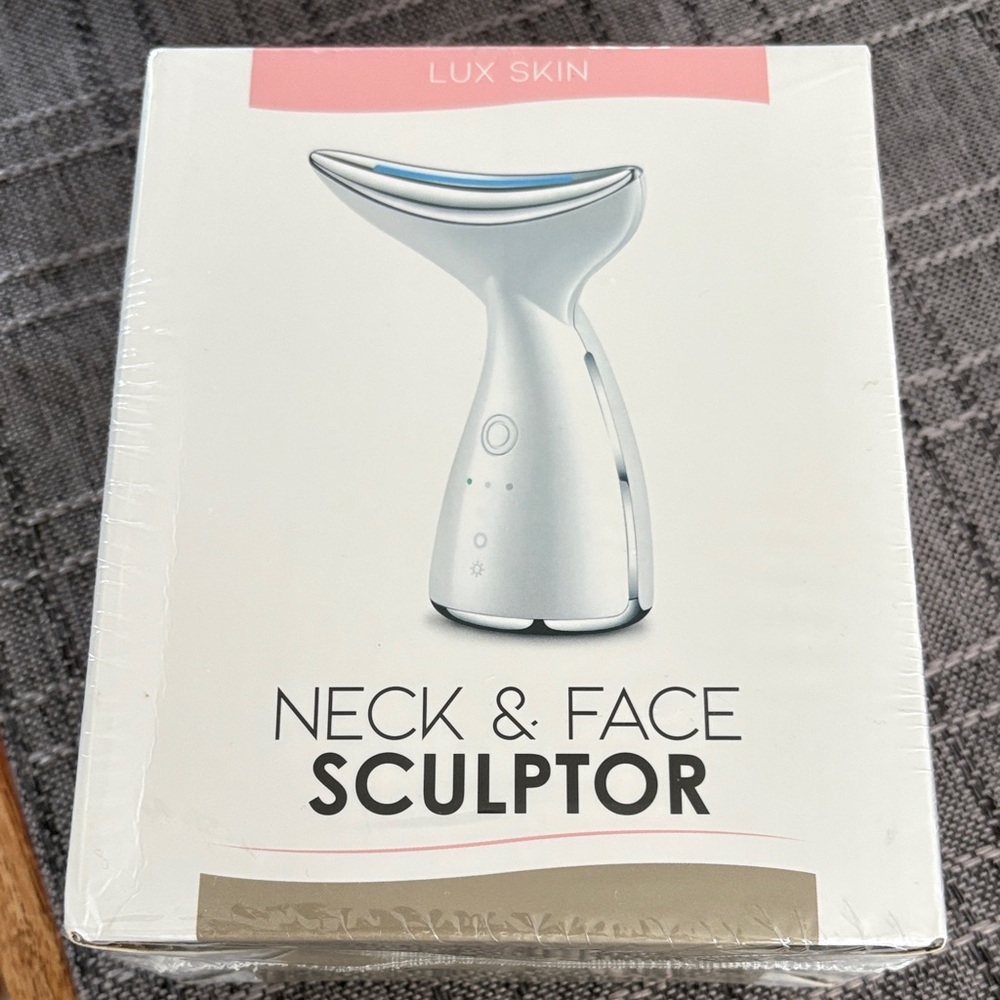 Lux Skin Neck & Face Sculptor